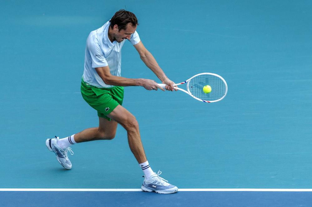 驚險勝出 驚險勝出